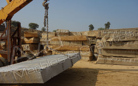 Garda Yellow Sandstone Patio Paving Suppliers in India